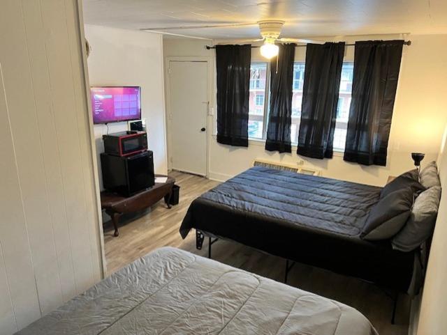 Spruce Pine Inn Ngoại thất bức ảnh